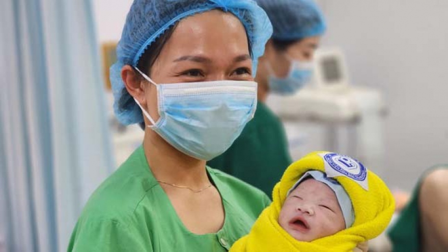 Vietnam to welcome 100 millionth citizen in mid-April